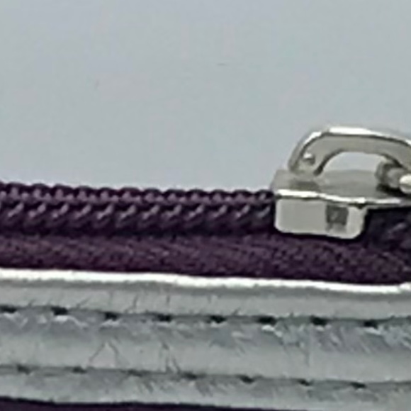 NWOT John Frieda Merlot & Silver Make Up Bag - Picture 8 of 9